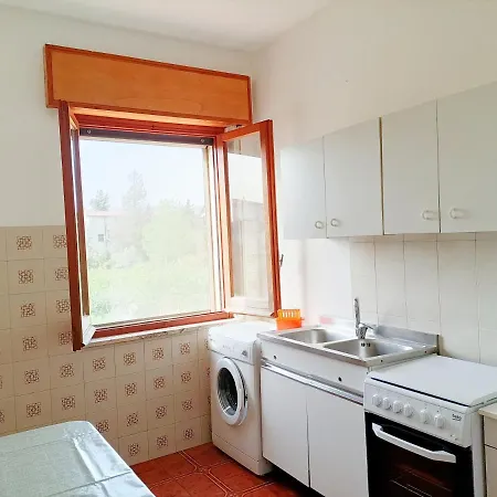 公寓 House In The *